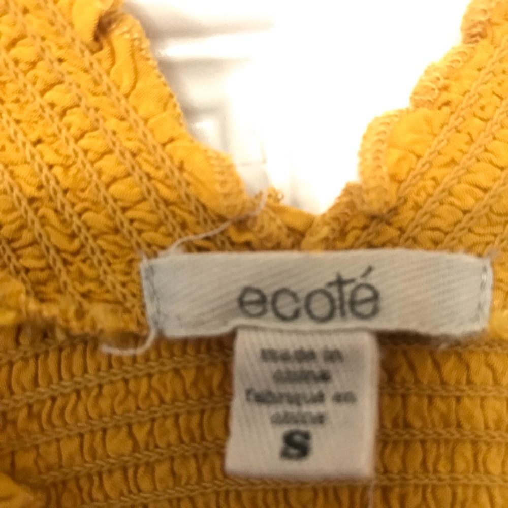Ecote Ruched Top - Picture 2 of 3